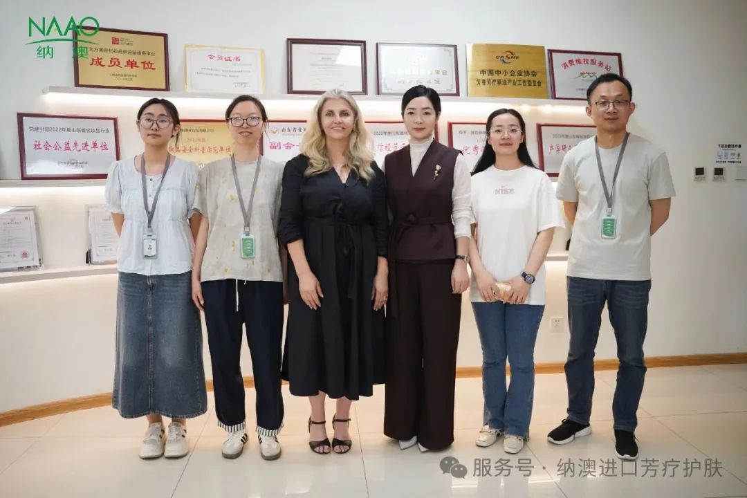波黑永久花供应商Miljana Maric到访纳澳集团参观考察